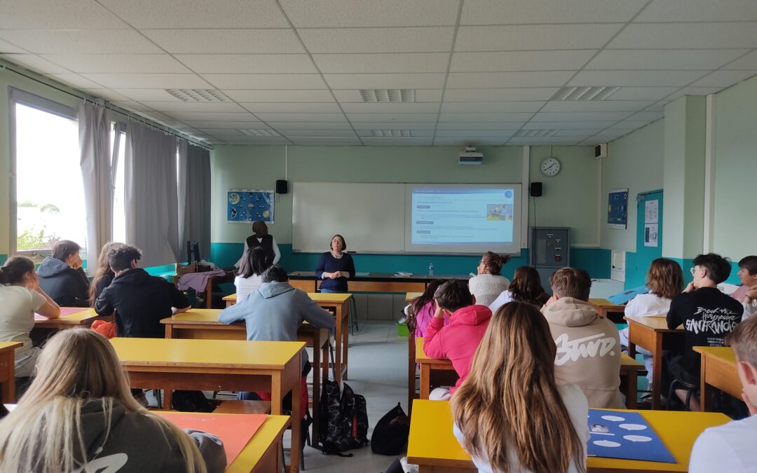 Rencontre au lycée Arcisse de Caumont : des femmes scientifiques à la rencontre des lycéens